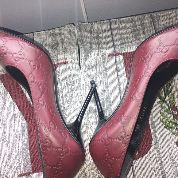 ✨Gucci Authentic 👠✨ FIRM PRICE No Offers‼️‼️ - Picture 3 of 6